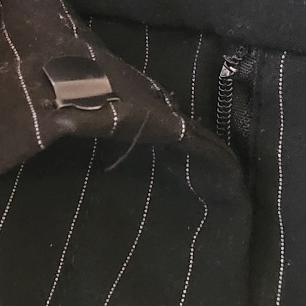 Dress pants - Picture 3 of 3